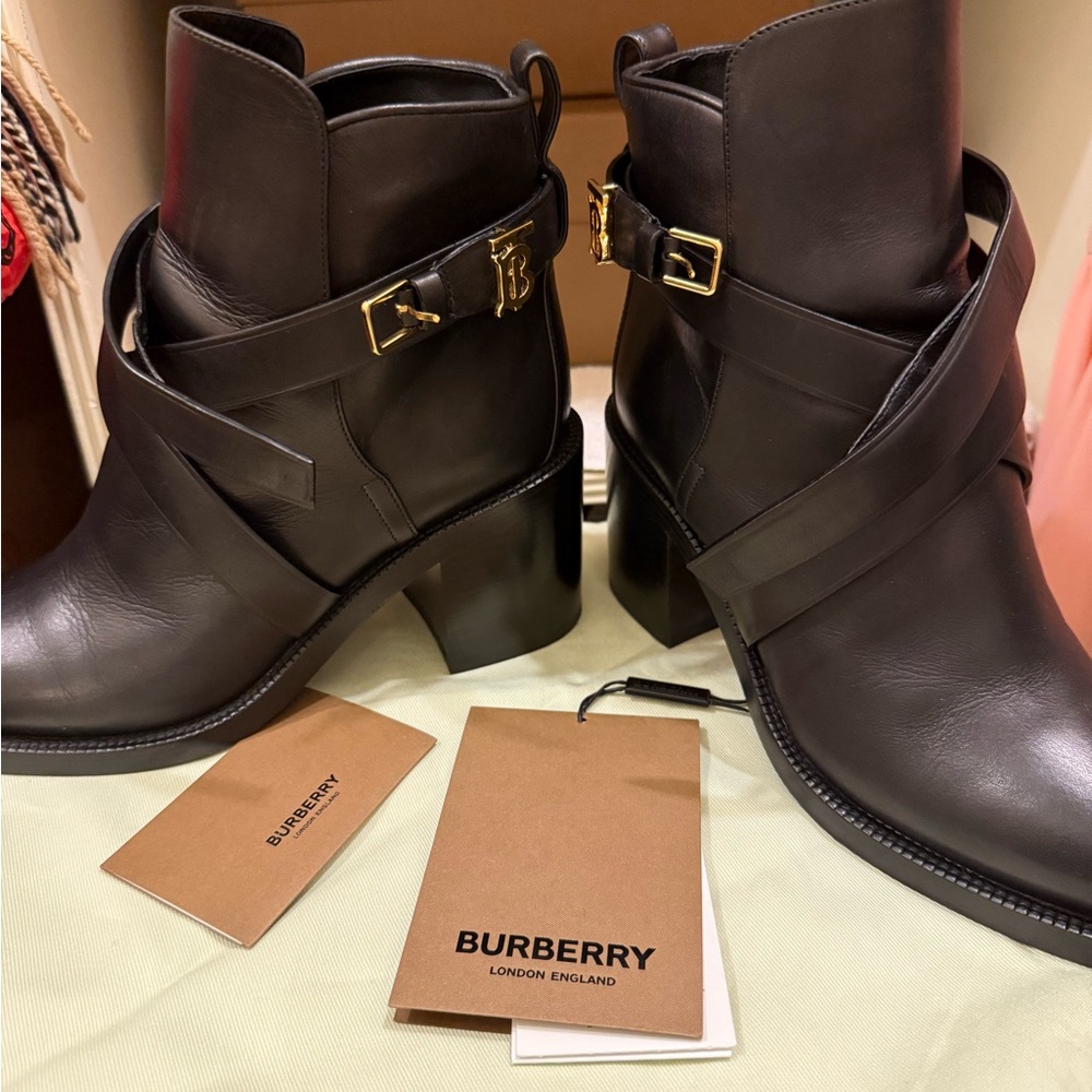 Burberry Pryle Monogram Women's Black Leather Ankle Boots